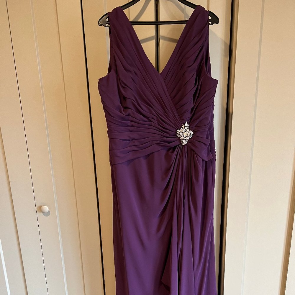 Full length JOVANI gown, never worn